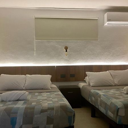 Moloch Hostel & Suites كانكون المظهر الخارجي الصورة