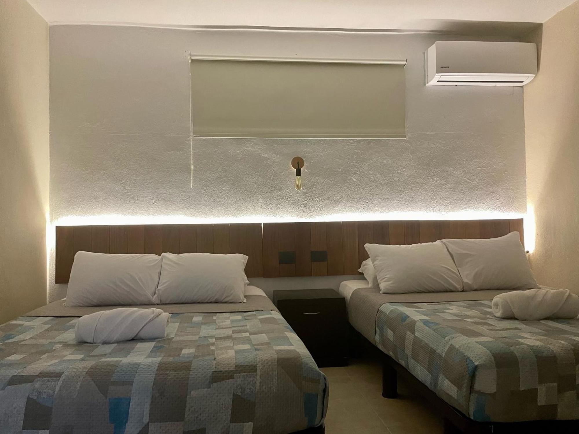 Moloch Hostel & Suites كانكون المظهر الخارجي الصورة