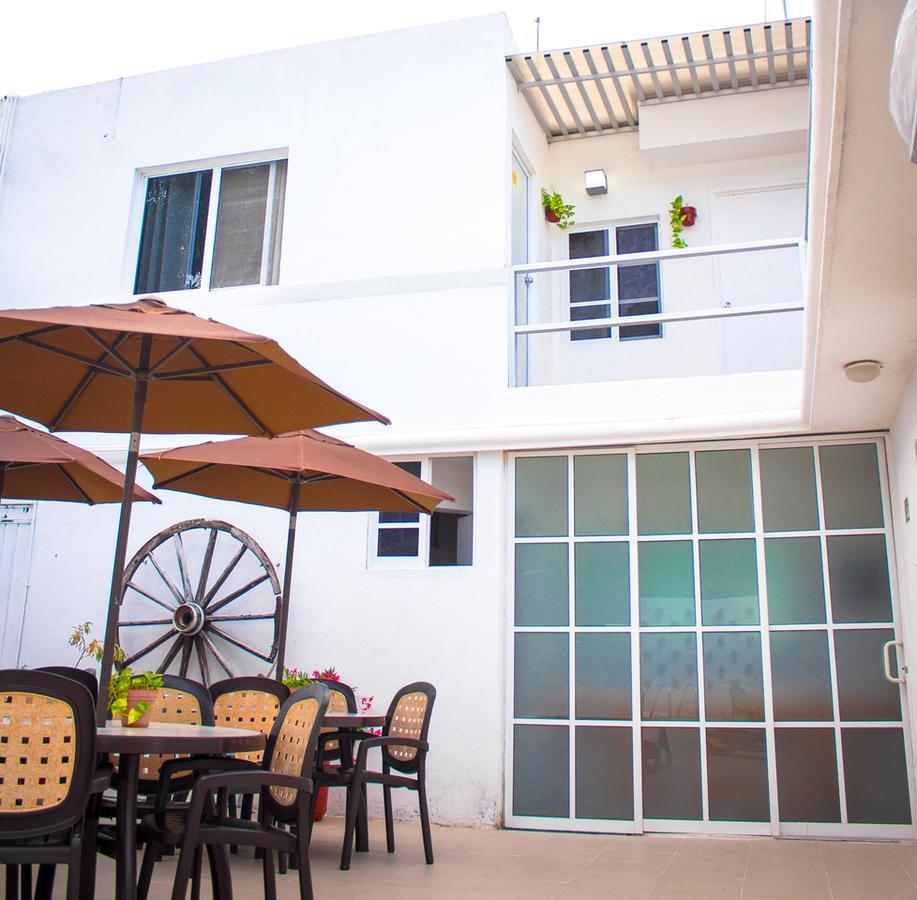 Moloch Hostel & Suites كانكون المظهر الخارجي الصورة